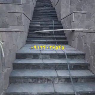 اجرای سنگ لاشه نصب سنگ مالون برای پله با سنگ ورقه ای